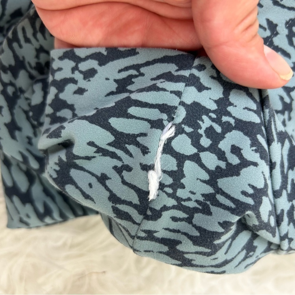 Athleta Salutation Jogger Ocelot Spot Minimalistic Grey size: XS - Picture 14 of 14